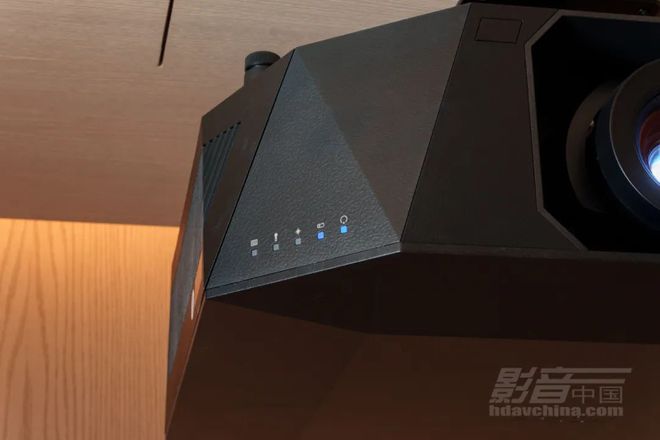ON 4K激光投影机QL3000B案例探访pg电子模拟器试玩【家访】广州白云EPS(图2)